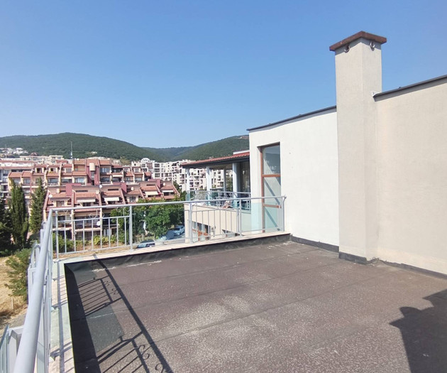 Sea View Penthouse • 3BR • 96m² Terrace • Pools
