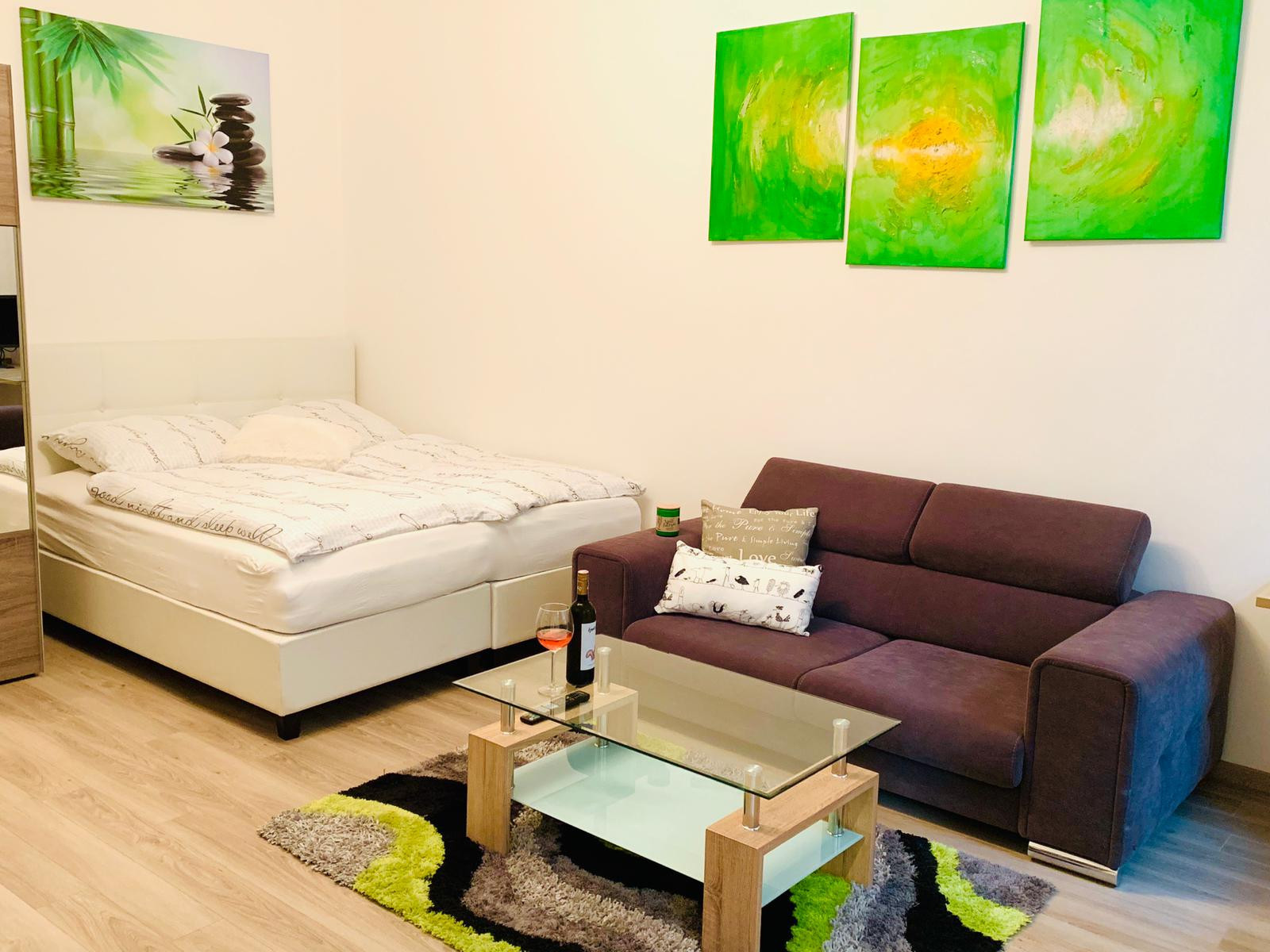 Elegante Ferienwohnung Westbahnhof