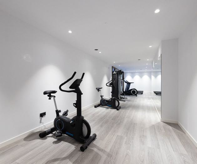 Modern Riverfront + Spa & Gym