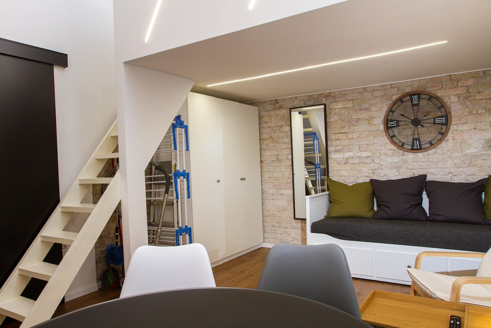 Hero Square Condo preview