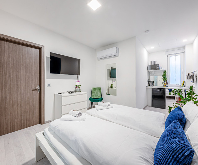 Boutique Oasis – Studio w/ AC & Smart TV