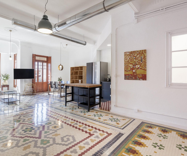 WONDERFUL LOFT BY QUART TOWERS MONTH RENTALS. Wifi