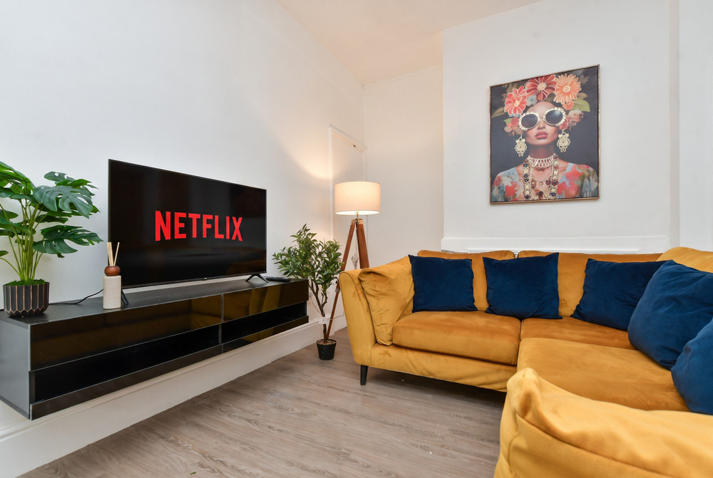 Contractor-Friendly 6BR 6 En-Suites | Free Parking preview