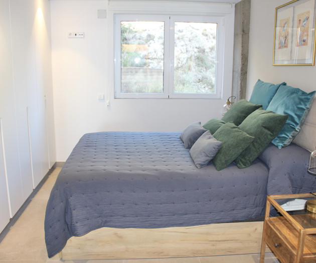 Modern, recently renovated. City and beach!