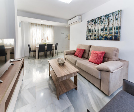 Holidays2Malaga Salitre Apartment close Train Stat