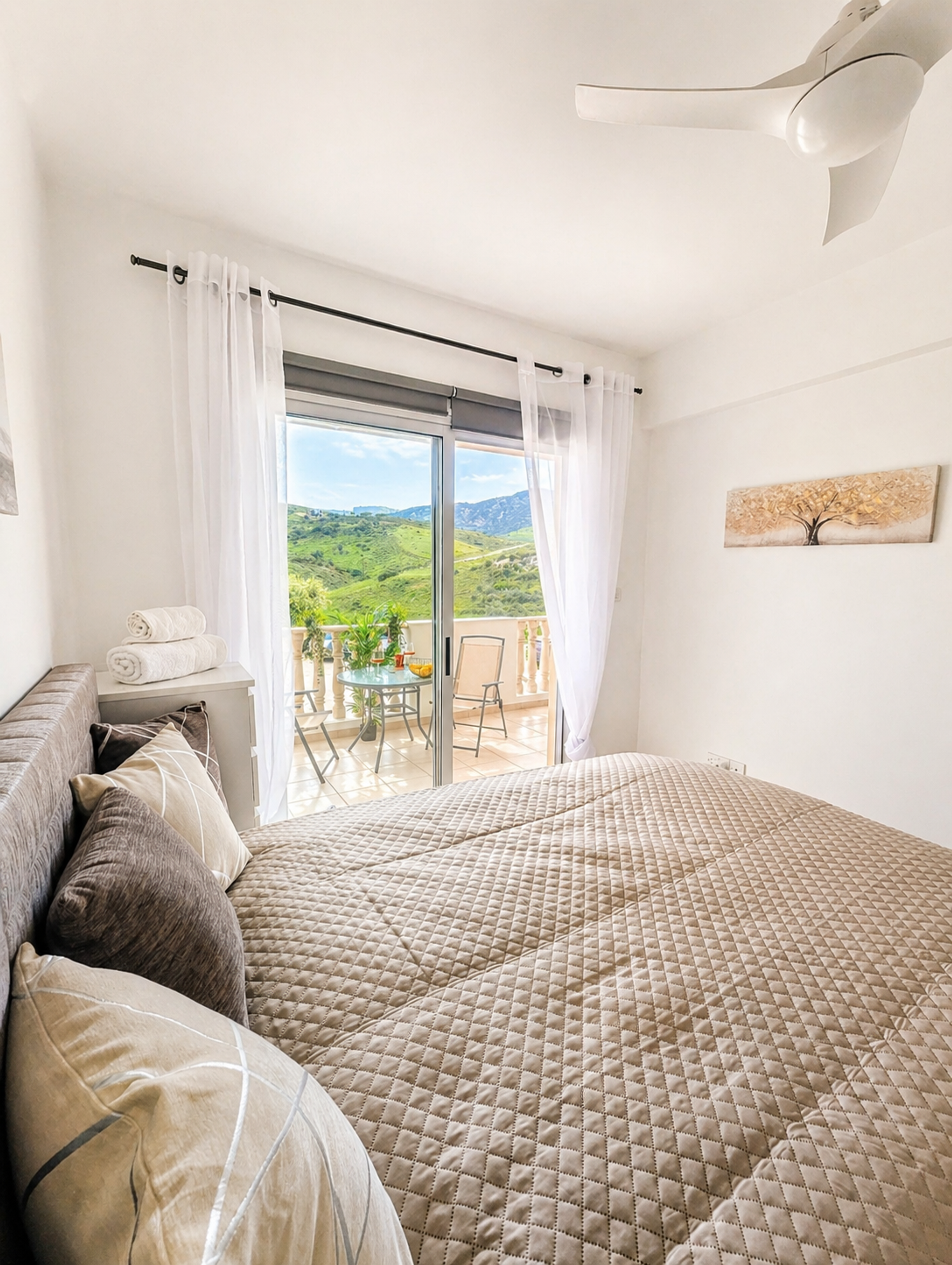 Bedroom – 160 cm Bed, Comfortable 160 cm queen-size bed with a high-quality premium mattress for restful sleep.