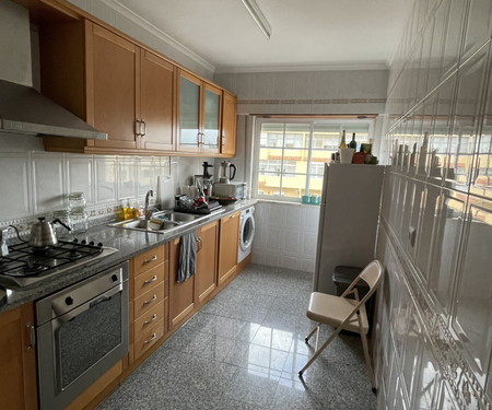 Spacious apartment in sunny Carcavelos