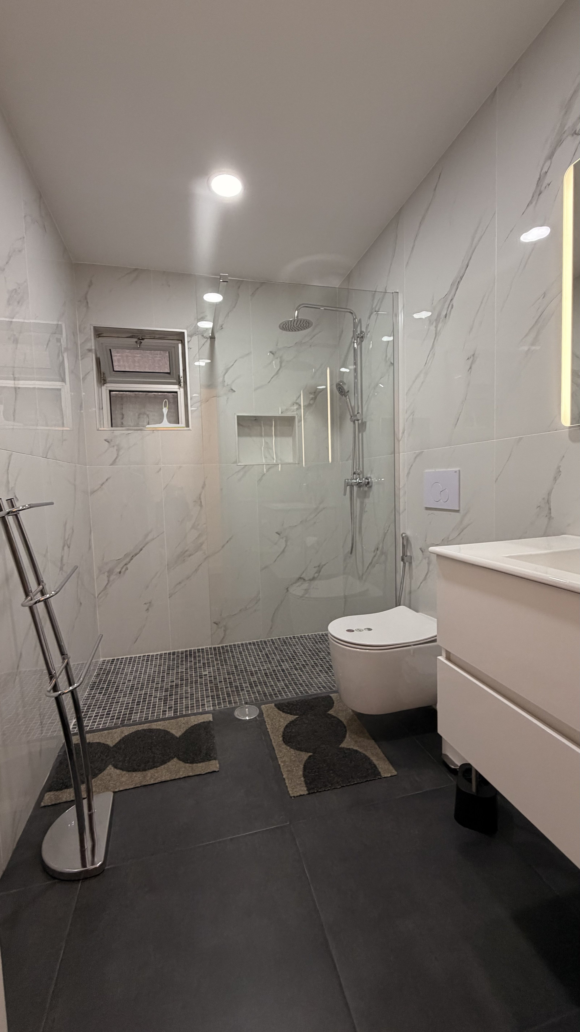 WC 1 Interior