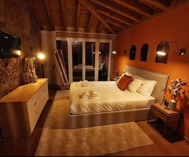 Luxury 5‑Bedroom Villa with Pool and Garden