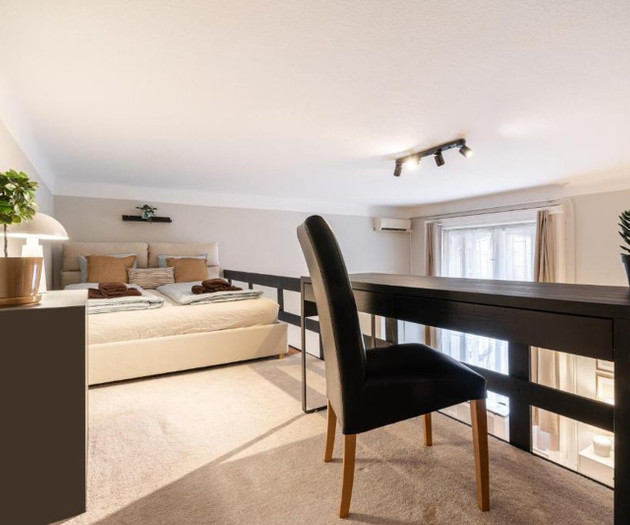 3BR Loft Apartment Heart of Bp Sleeps 8 PLUS