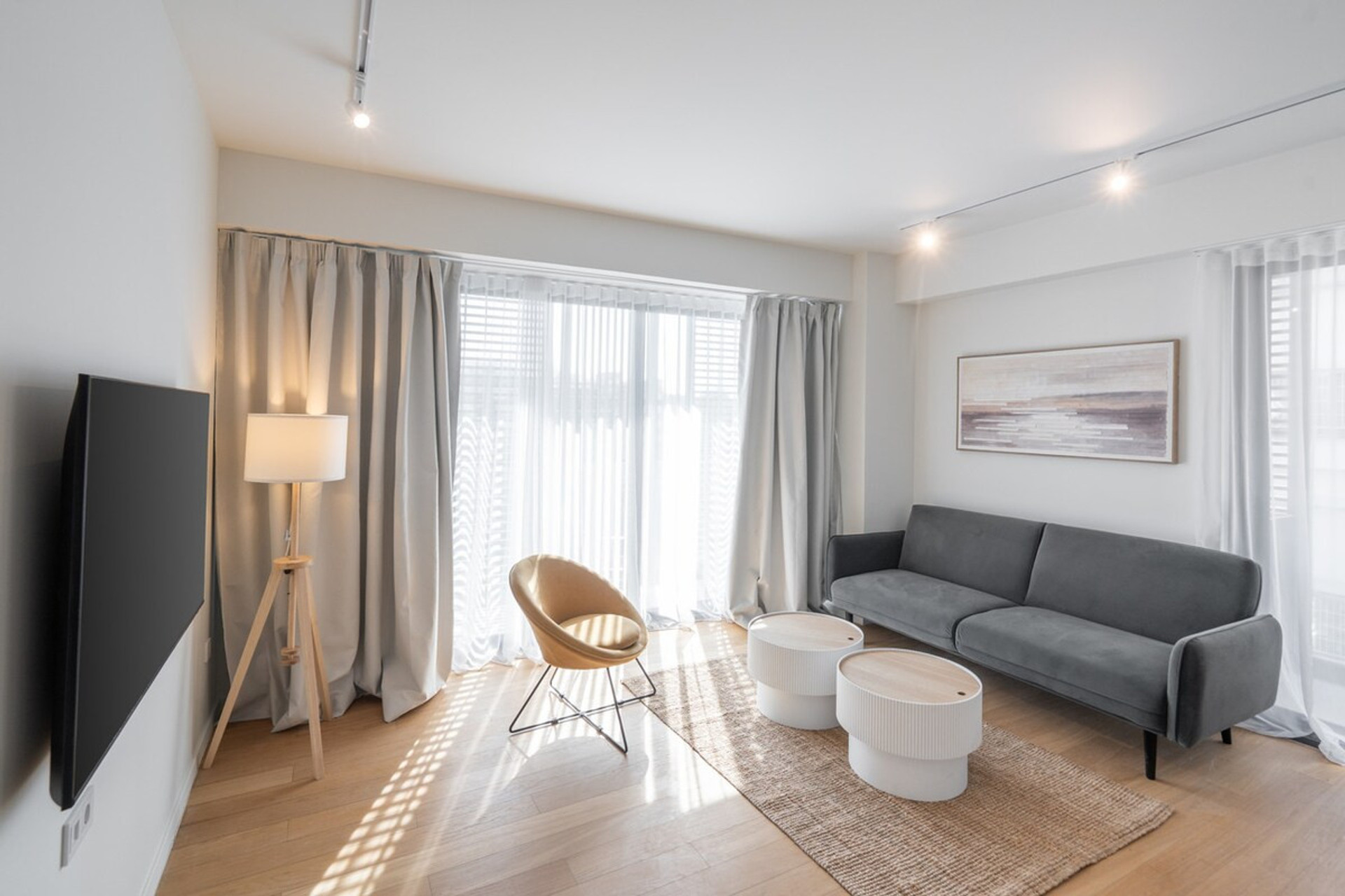 Living room image 3