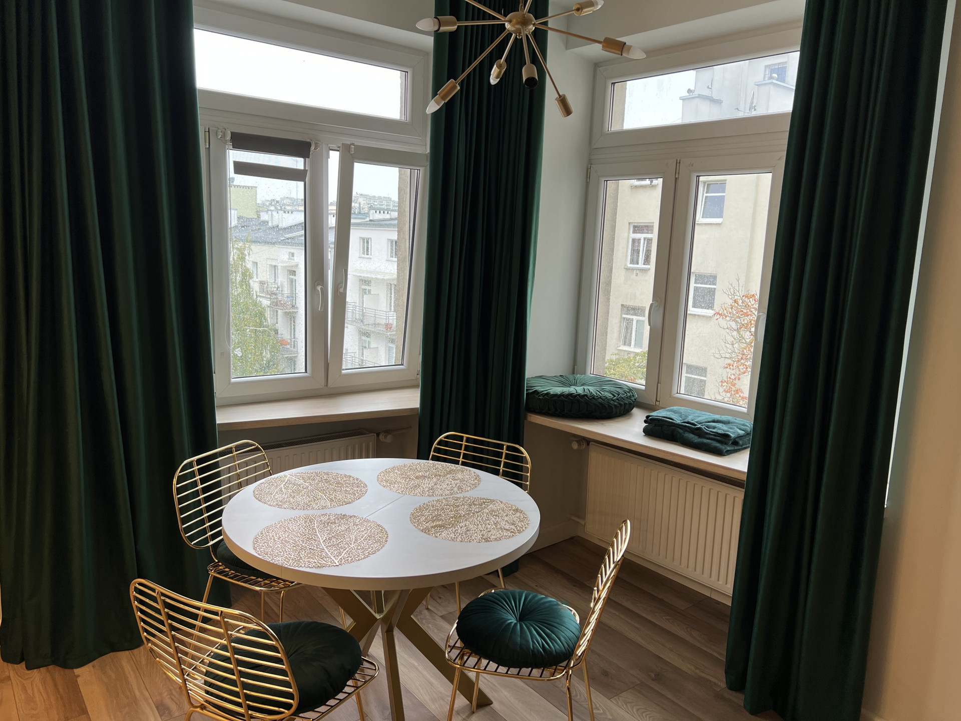salon / living room