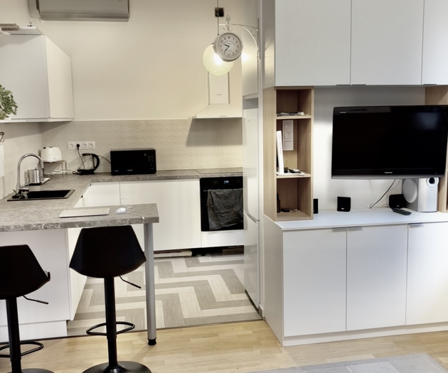 Bright flat with perfect location near Parliament