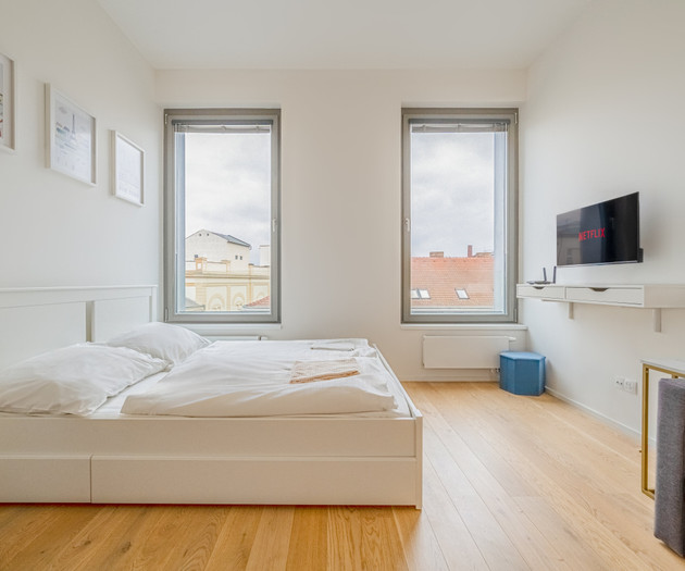 The Elegant White Suite in SmichovCity Residence