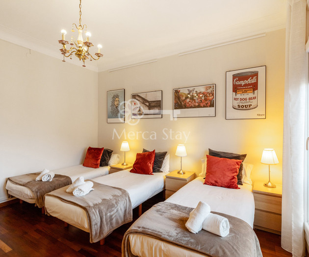 Large & beautiful apartment 4min Passeig de Gràcia