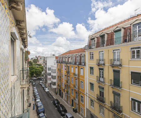 Spacious Apartment in Authentic Lisbon