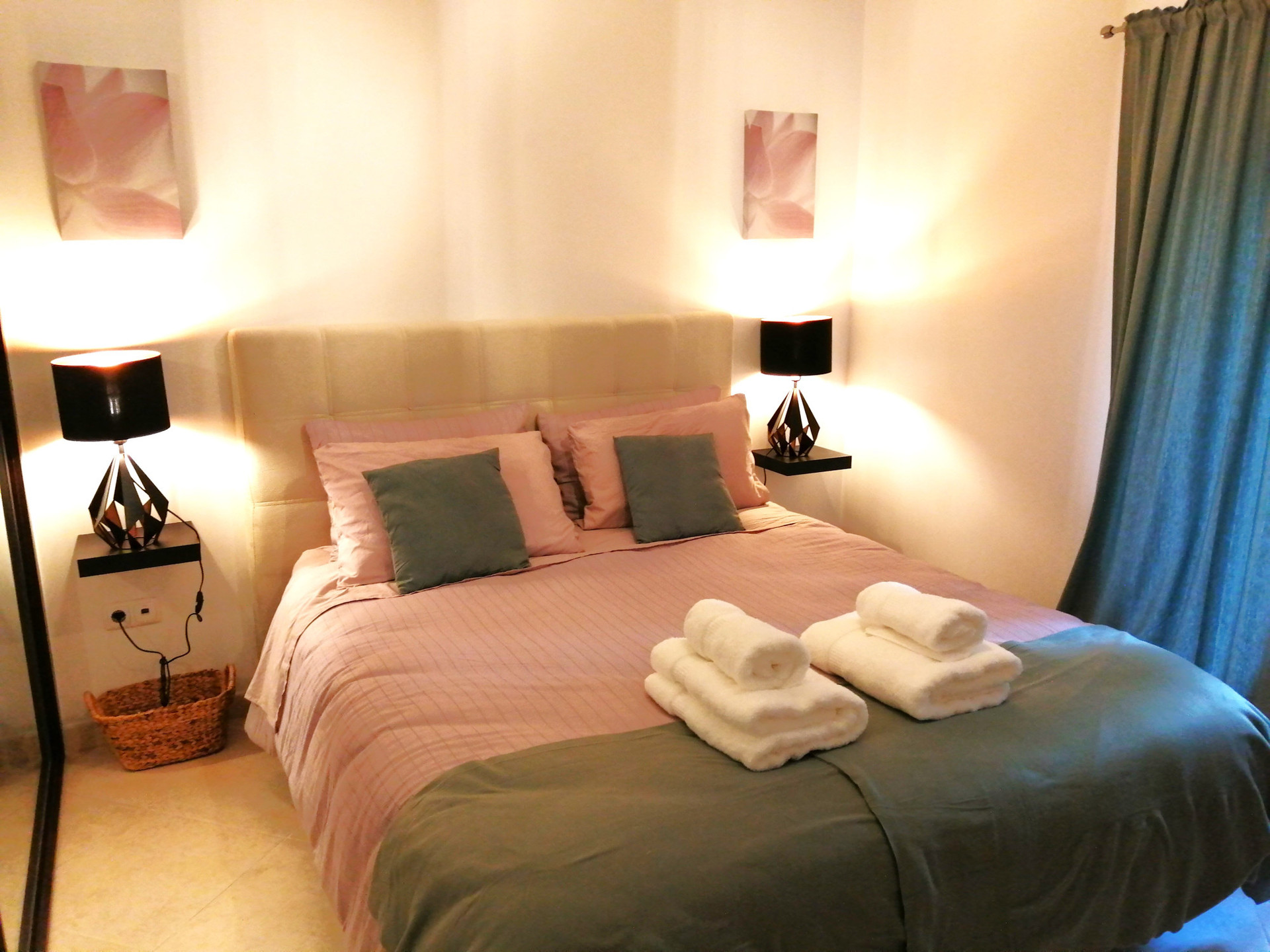 Quarto 1 com Cama de Casal