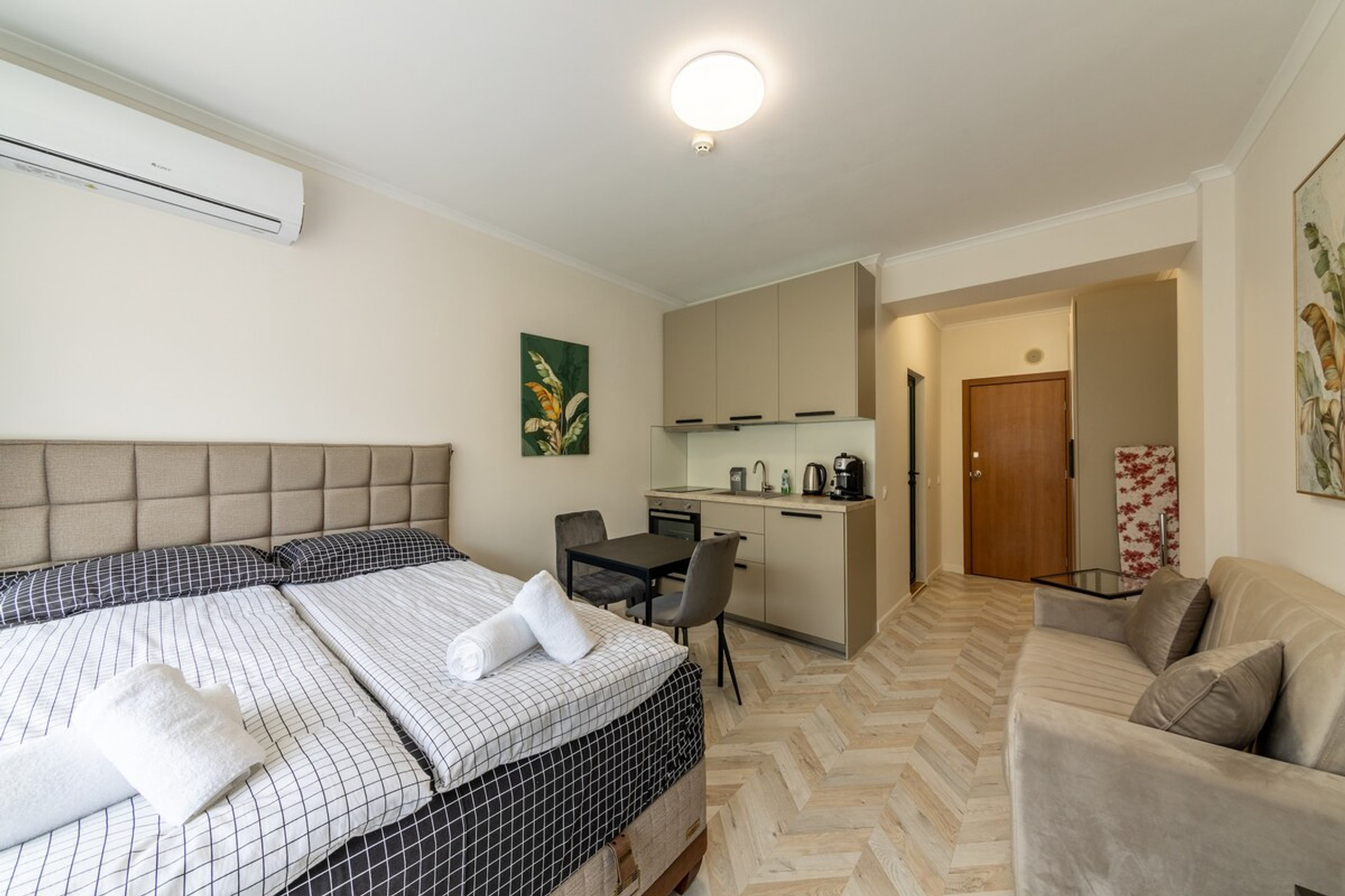 Bedroom image 1