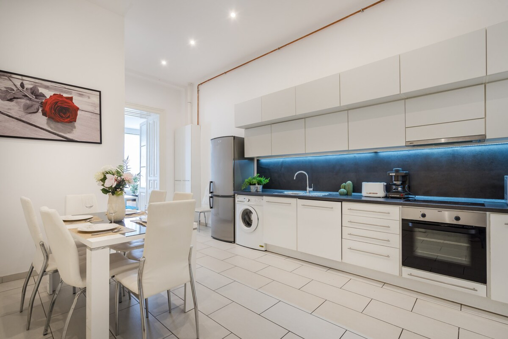 Full kitchen 1