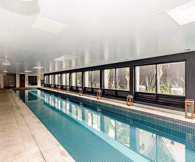 Teljesen felszerelt stúdió 30 méterre a metróállom