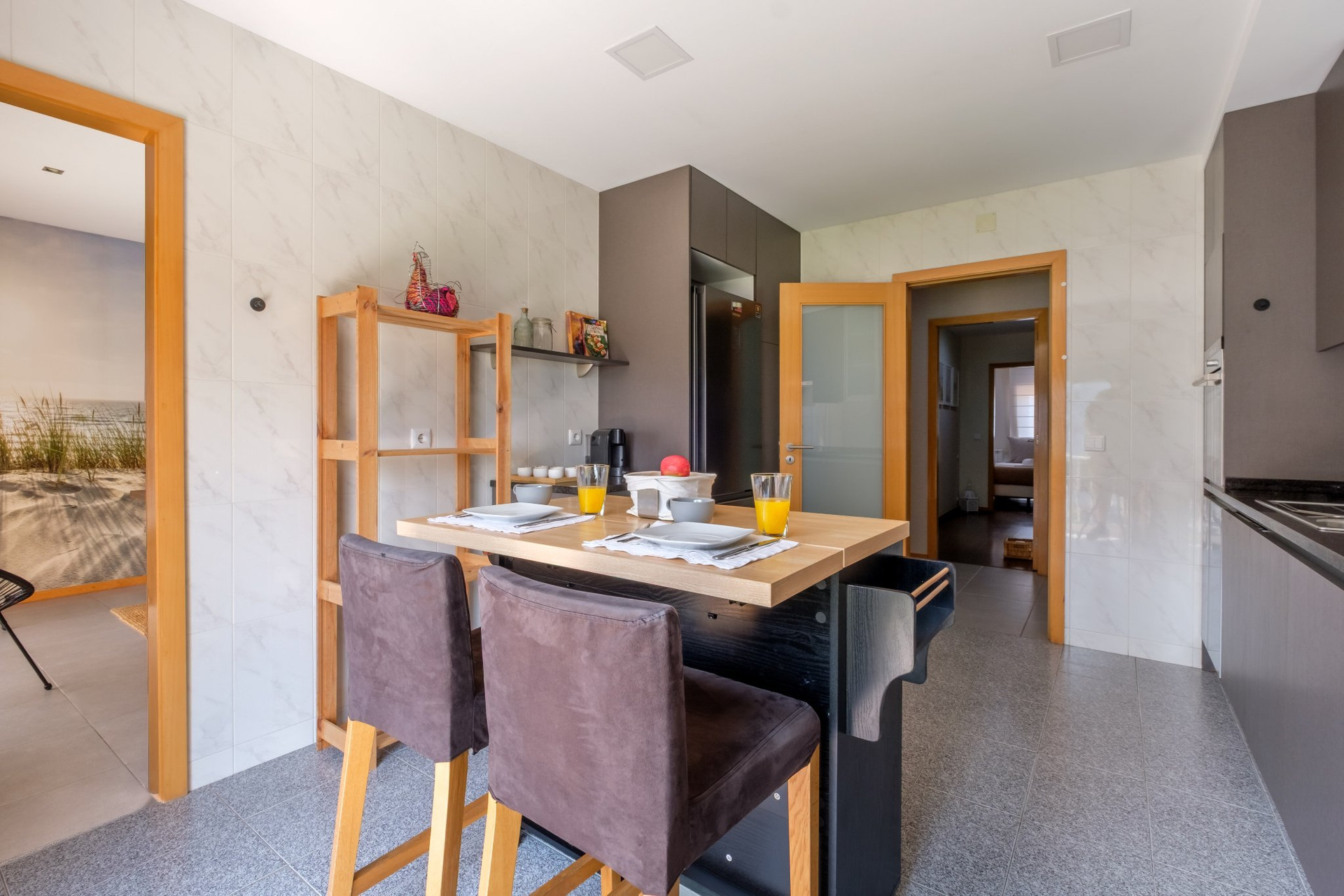 Kitchen breakfast bar seating