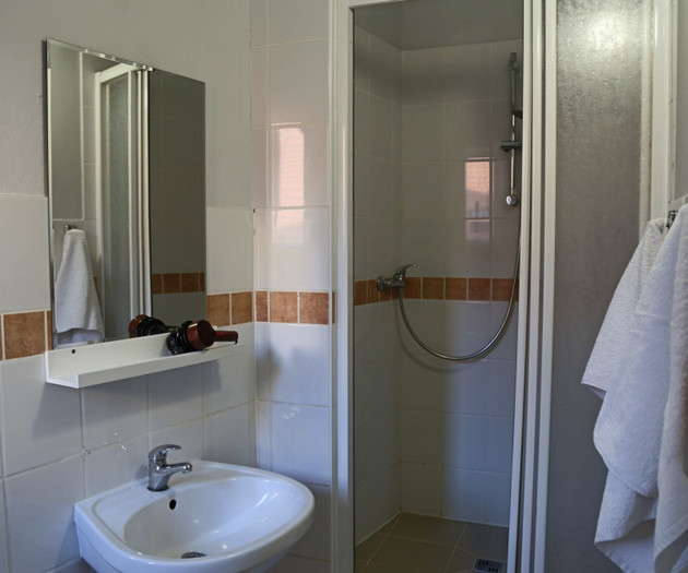 Spacious and sunny 2BR apartment Karlovo Náměstí