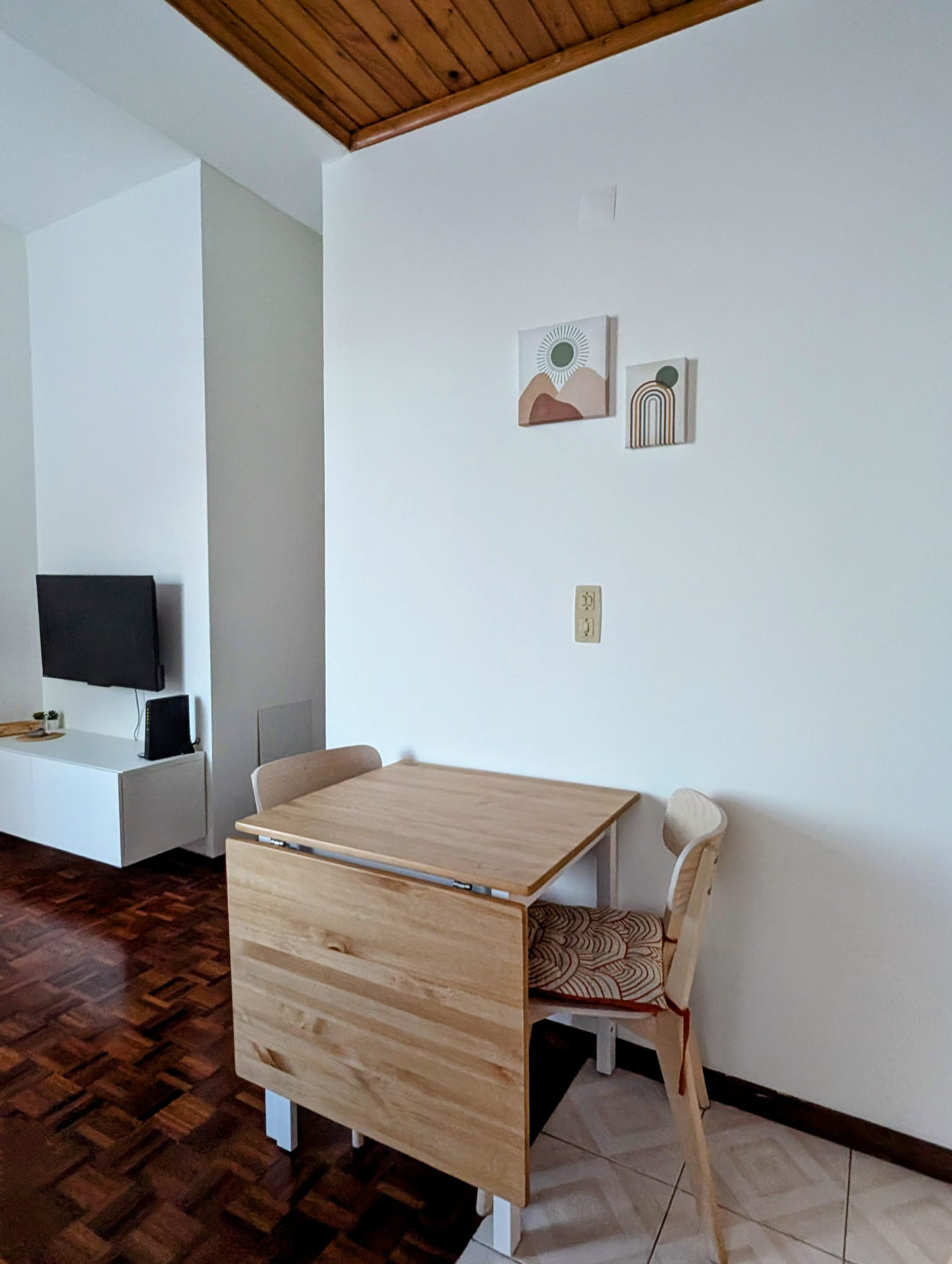 Dining table/work desk