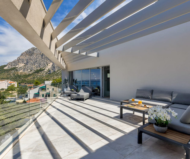 Penthouse Soll 100m from sea