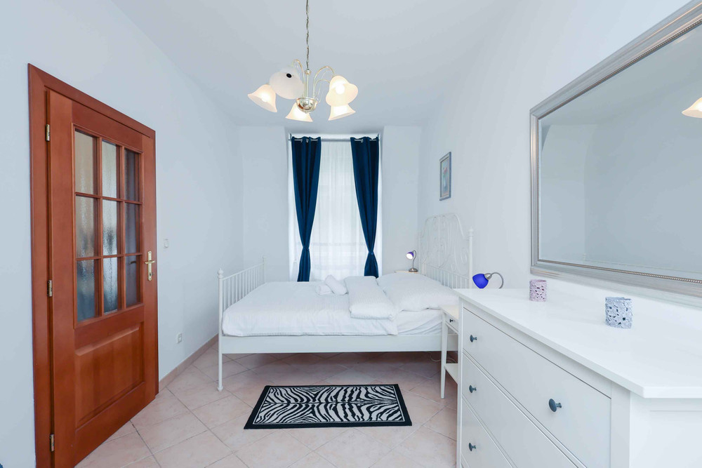 Charming Central Stay Near Danube & Historic Spots preview