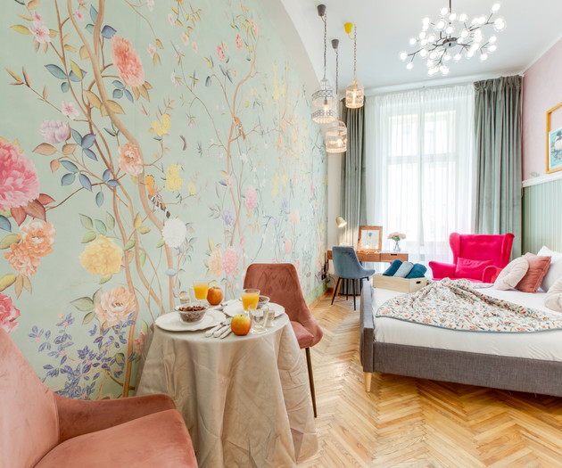 Quaint Maid's Boudoir Apartment