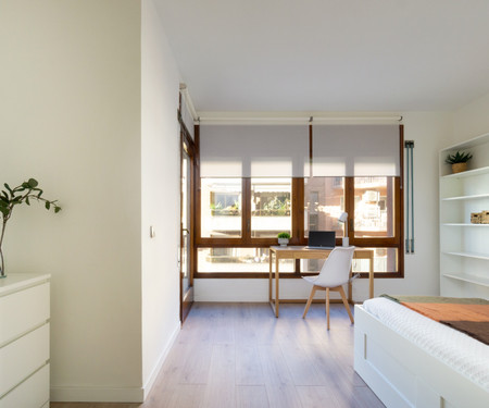 Room with terrace in Girona Center