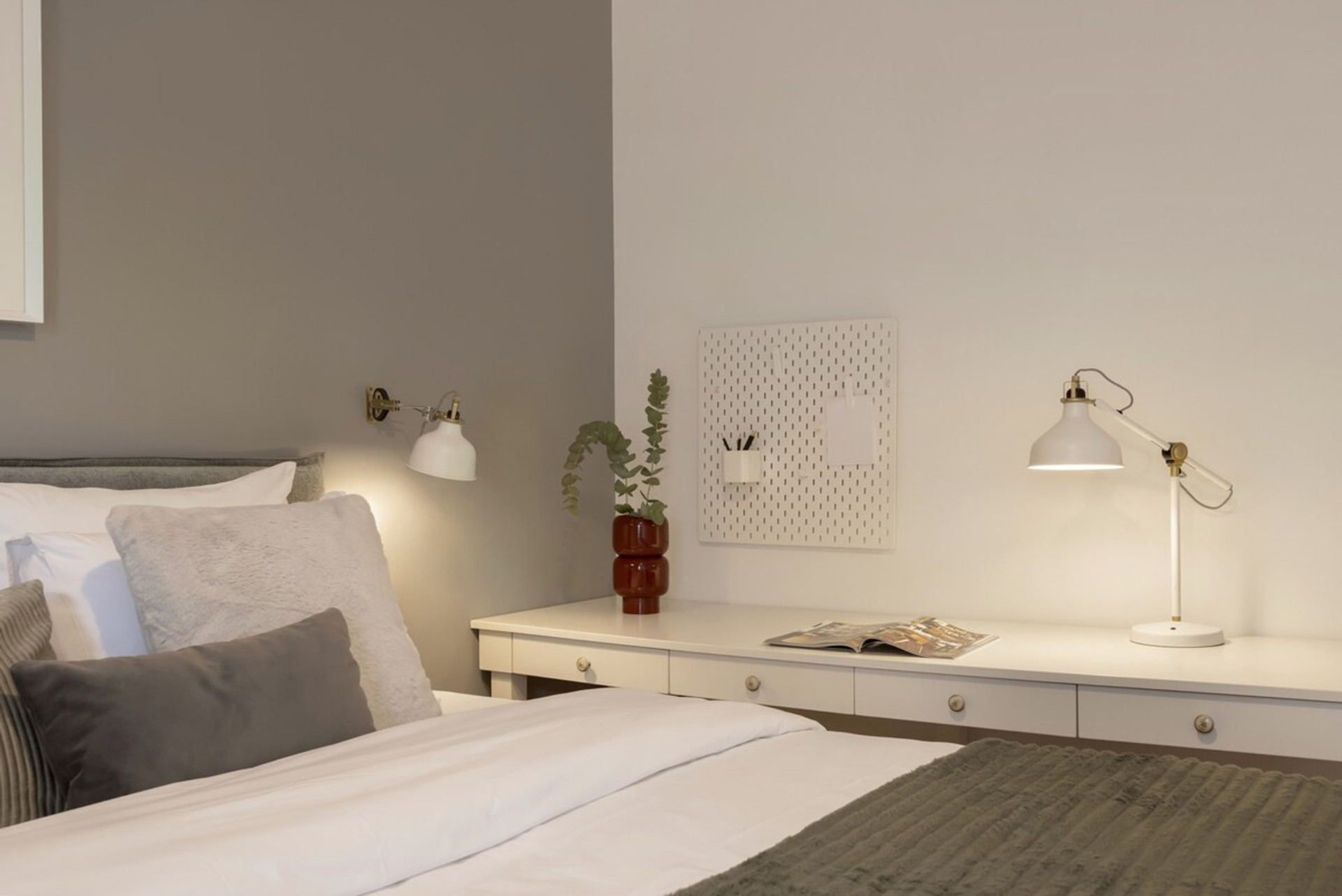 Bedroom 1 image 2
