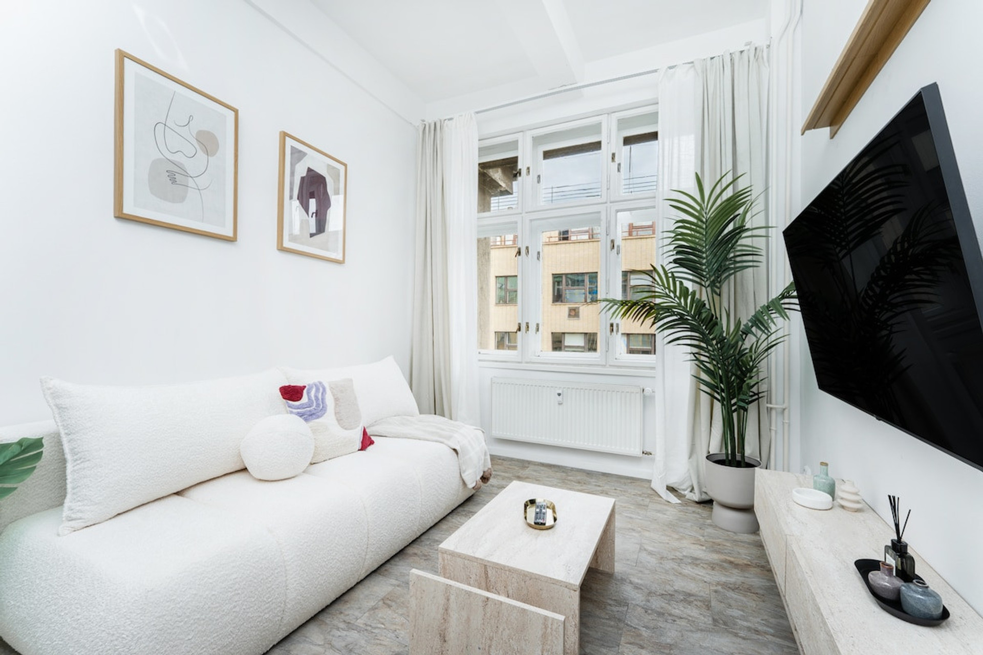 Living room image 3