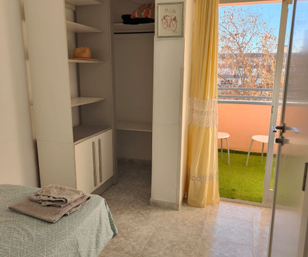 Room with balcony near the beach and UPV