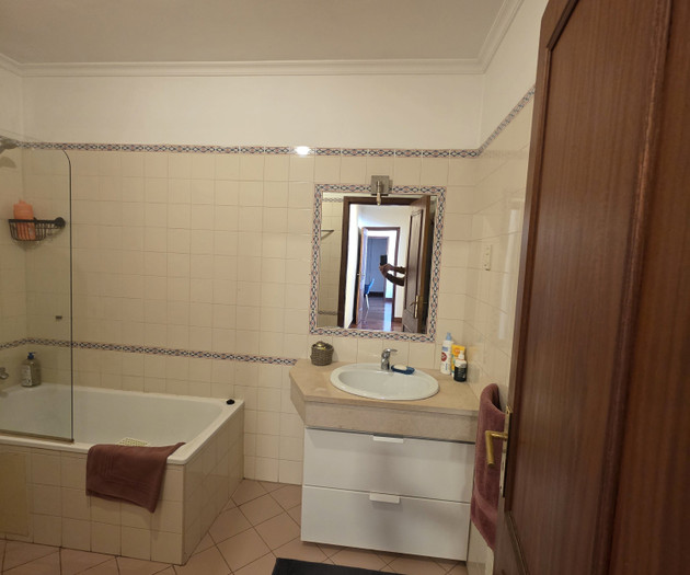 Bright Modern Room | 500Mbps Fiber | City Center