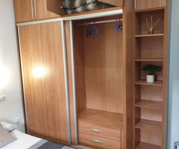 ACOGEDORA HABITACIÓN LUMINOSA Y TRANQUIL