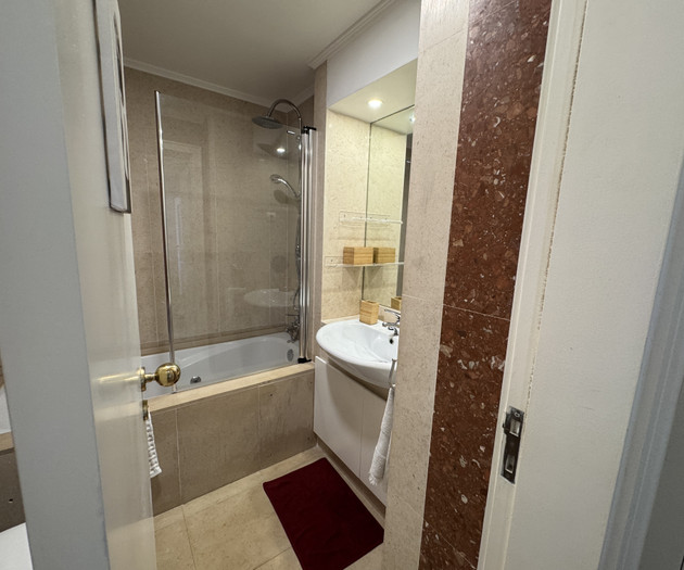 1 bedroom apt w/ parking place and bills included