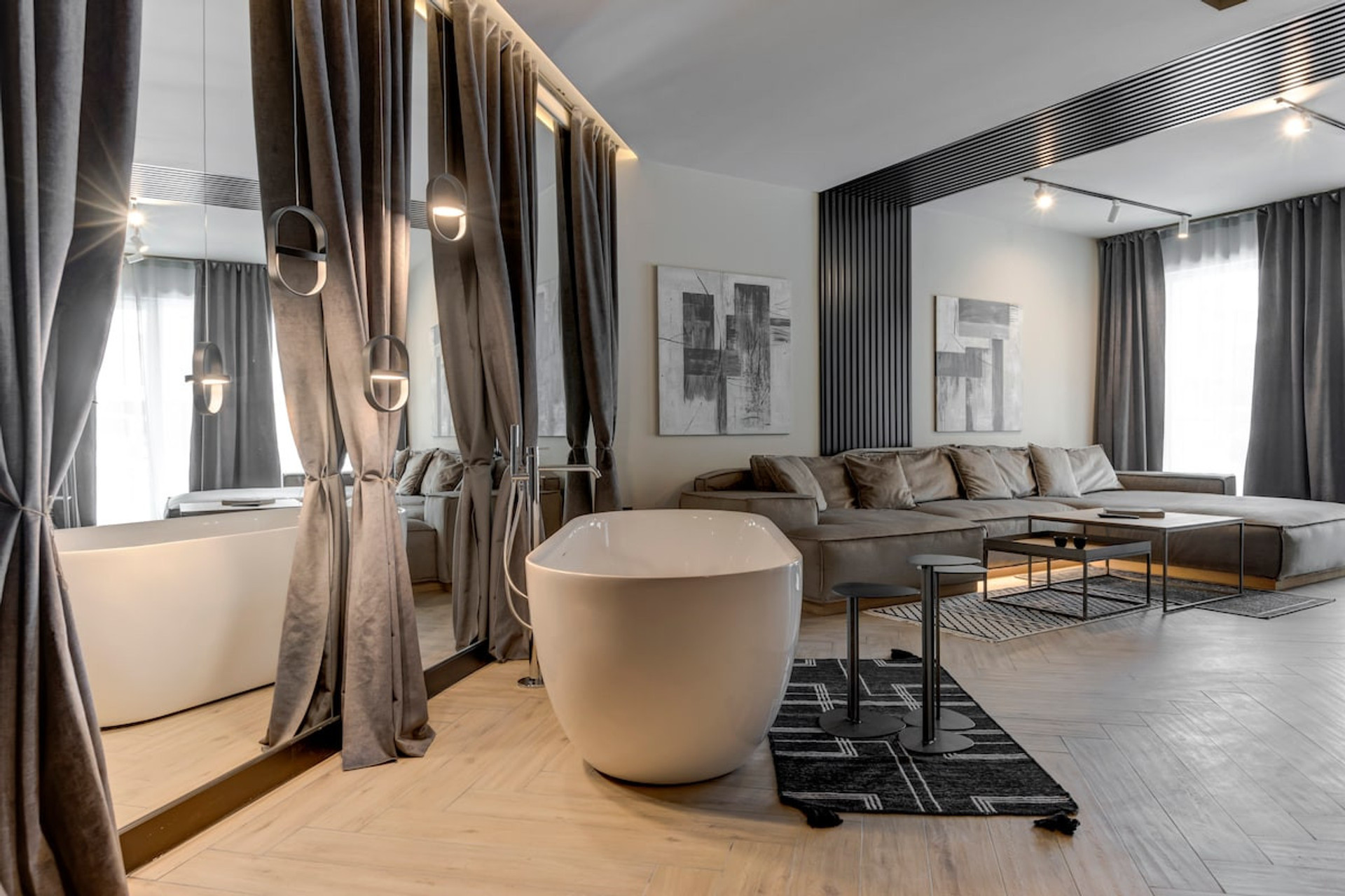 TV and multimedia, Seating area, Bathtub
