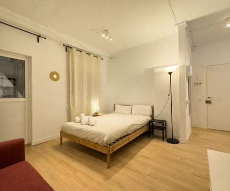 -Studio double bed Barcelona Eixample