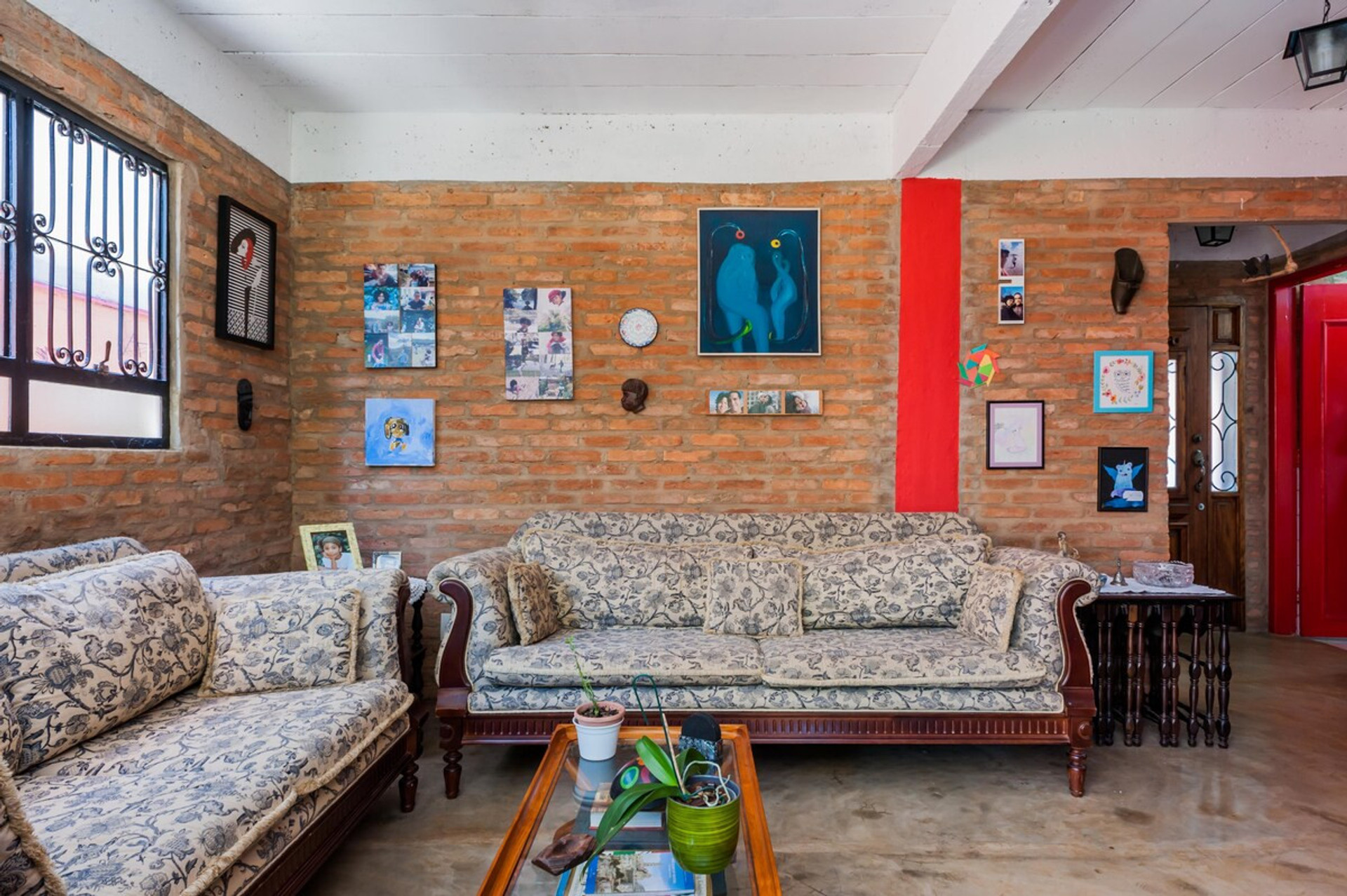 Living room image 4