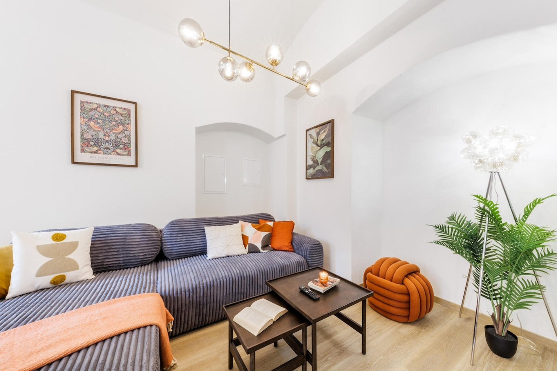 Living room image 3
