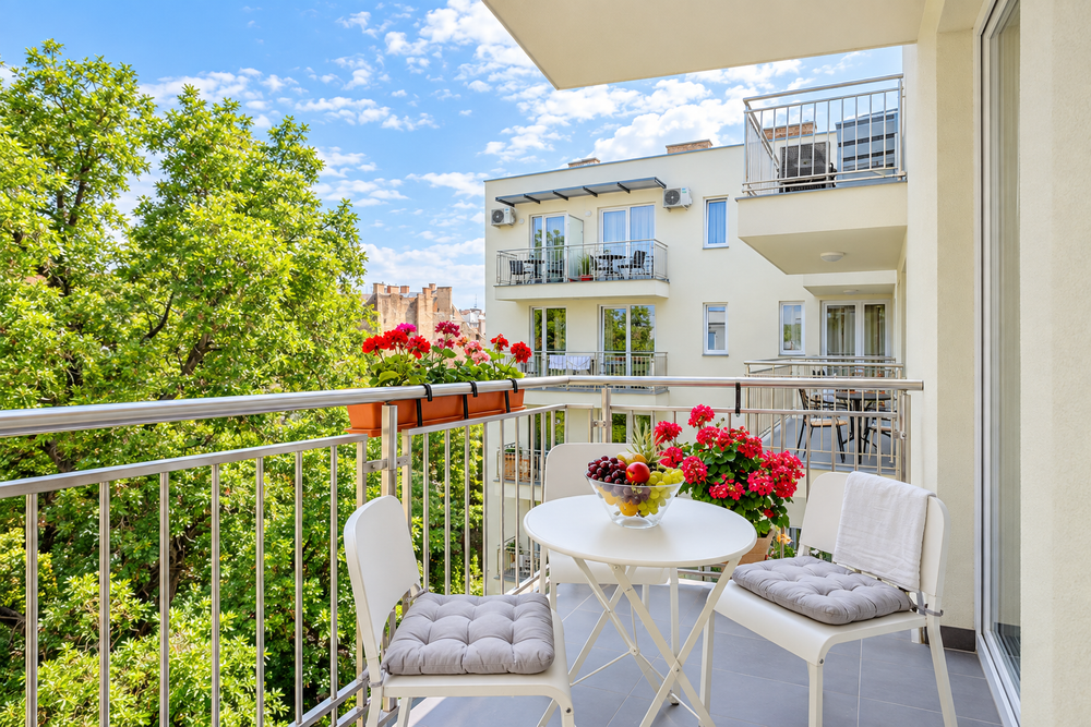 FEEL HOME SUPERIOR with BALCONY private PARKING preview