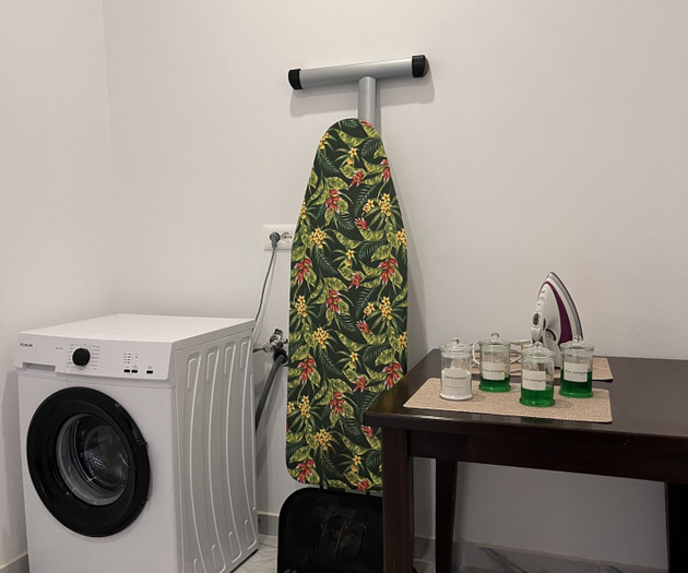 ECONOMY APARTMENT FOR 6-– 4 Min from the Beach!