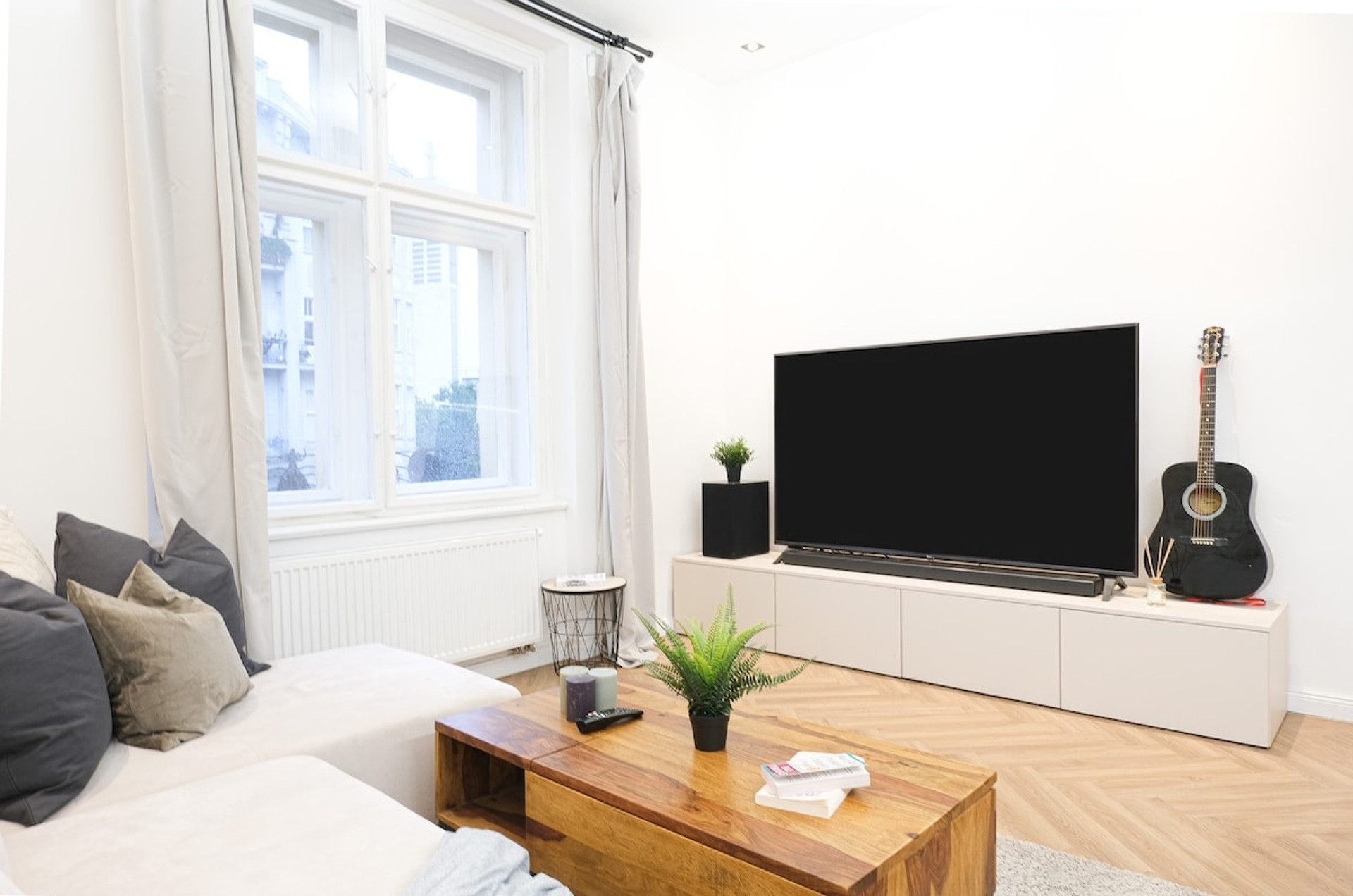 Living room image 4