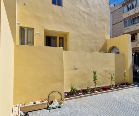 Apartment with patio in the center of Faro