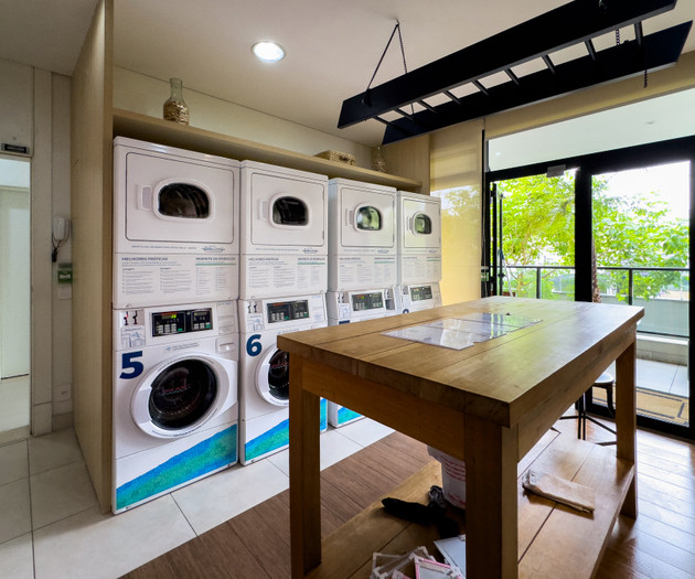 Teljesen felszerelt stúdió 30 méterre a metróállom