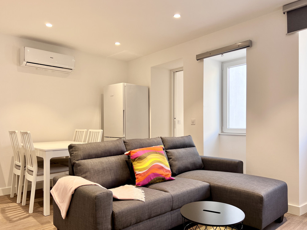 Modern 2B Apartment in centre of Lisbon 4D preview