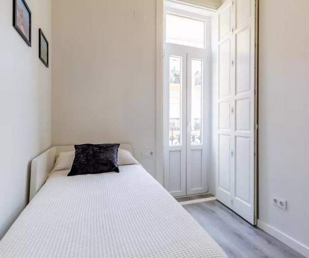 STUNNING 2-BEDROOM APARTMENT IN RUSSAFA · SEASONAL