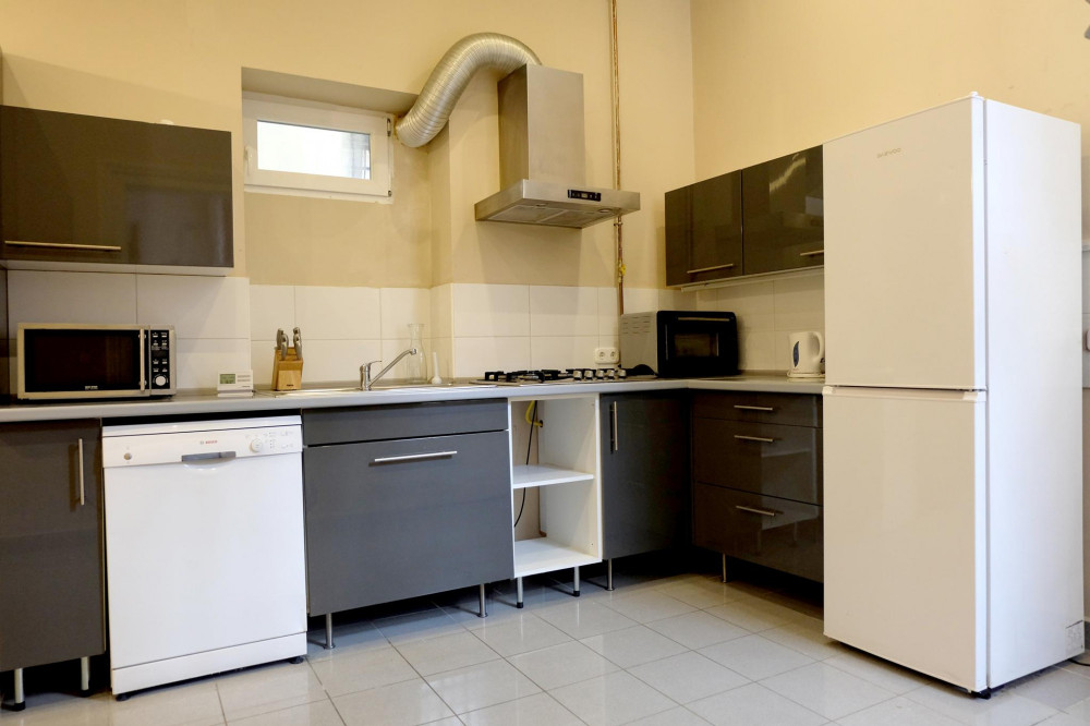 Erzsebet korut flat : 3 bedrooms with 3 bathrooms
