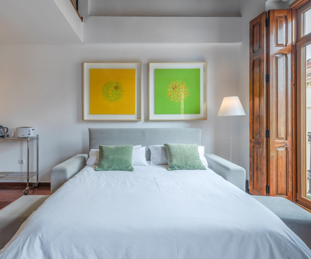 Bright & Cozy Penthouse · Seasonal Rental